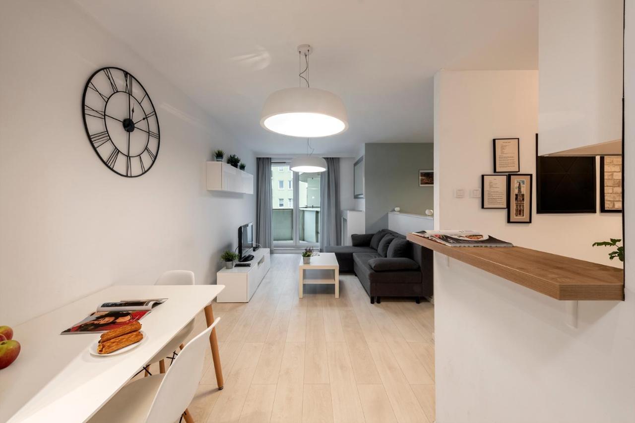 Waw Apartamenty Manhattan Warsaw Exterior photo