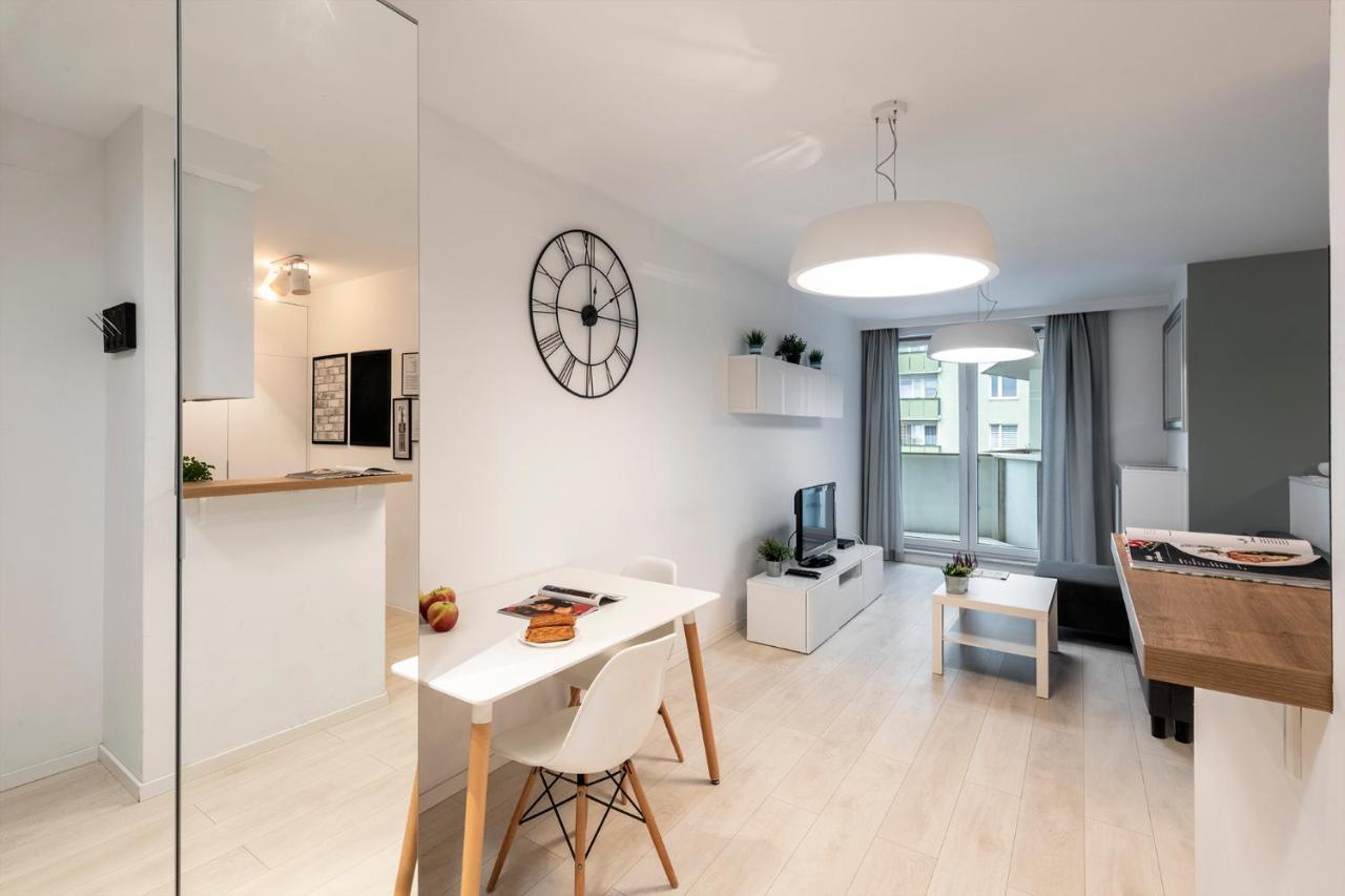 Waw Apartamenty Manhattan Warsaw Exterior photo
