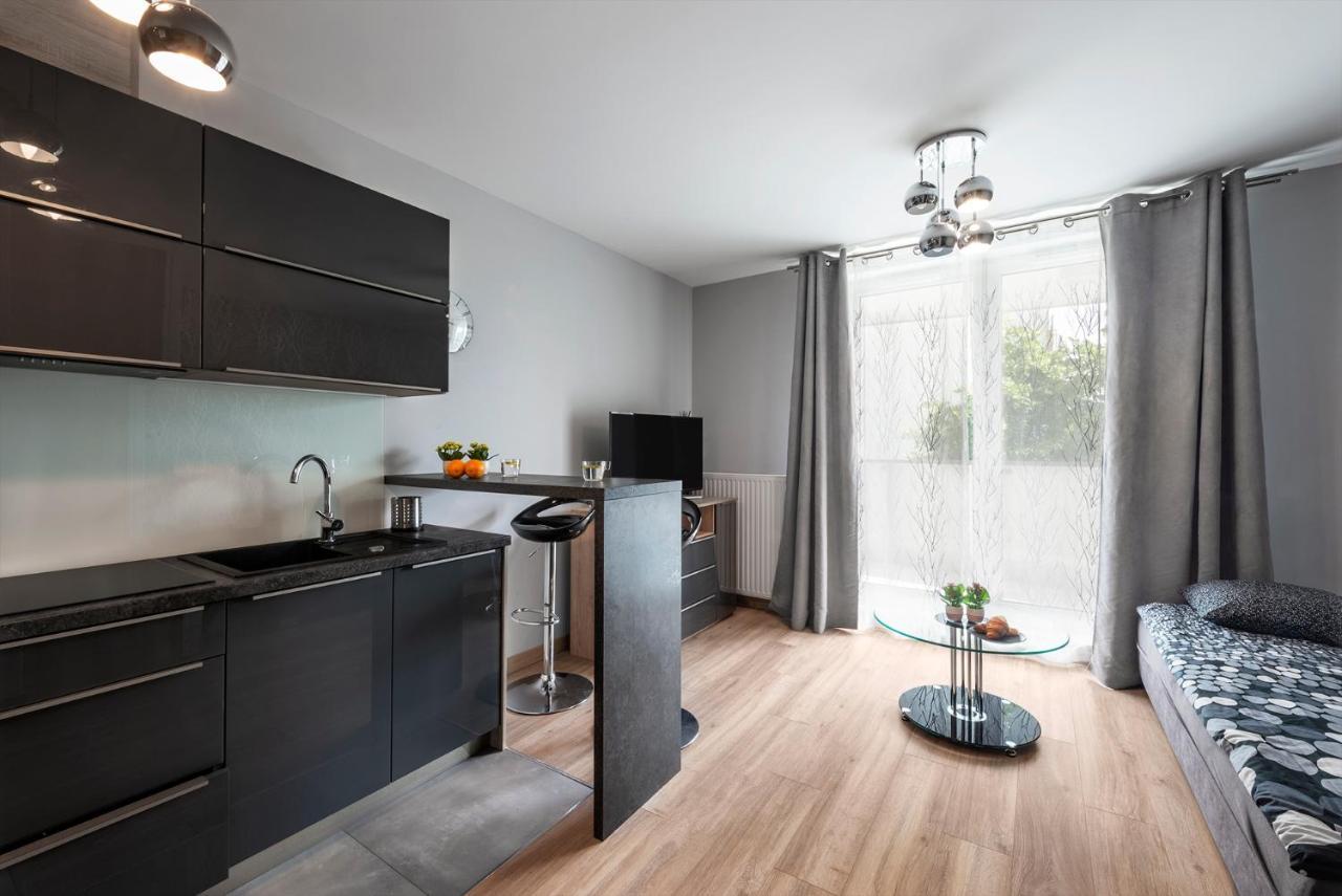 Waw Apartamenty Manhattan Warsaw Exterior photo