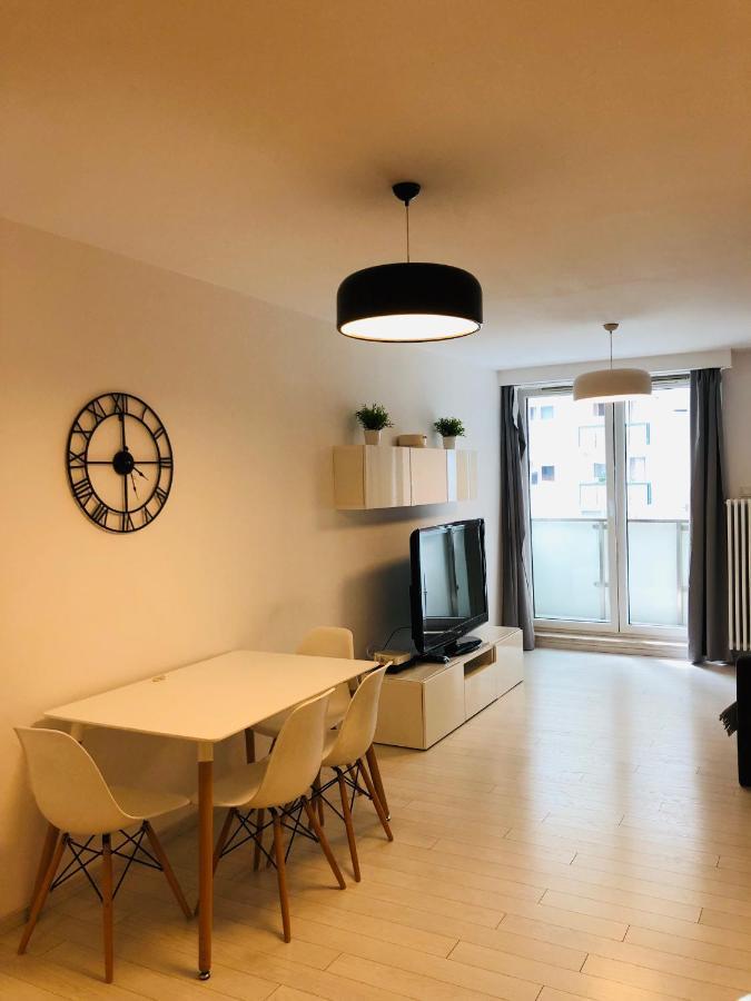 Waw Apartamenty Manhattan Warsaw Exterior photo