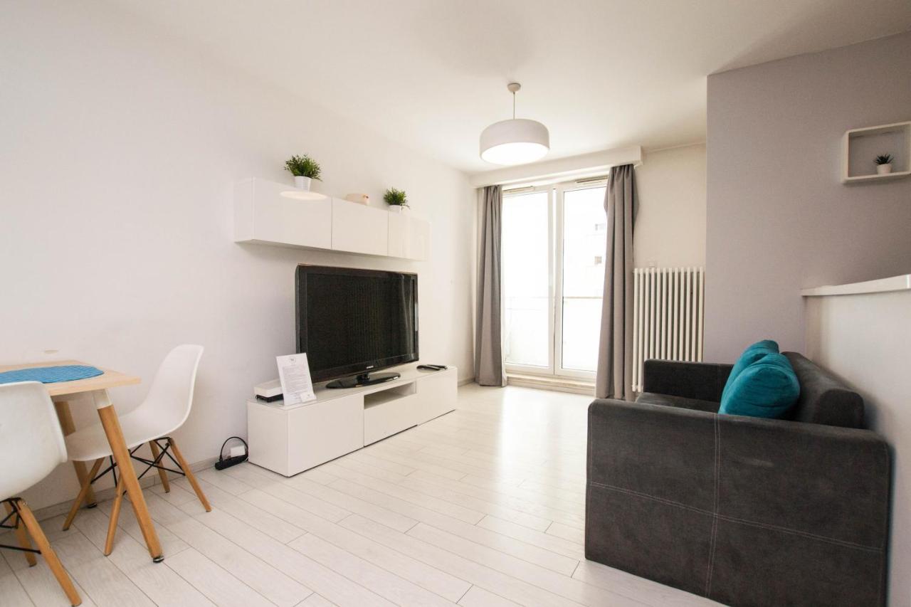 Waw Apartamenty Manhattan Warsaw Exterior photo